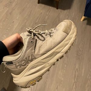 HOKA ALL GENDER KAHA LOW GORE-TEX